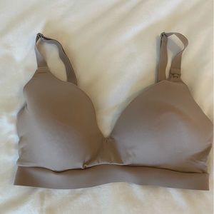 Kindred bravely nursing and pumping bra